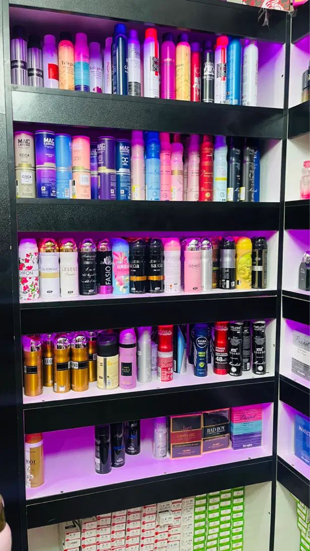 واگذاری مغازه آرایشی و عطر ادکلن|فروشگاه و مغازه|اصفهان, برازنده|دیوار