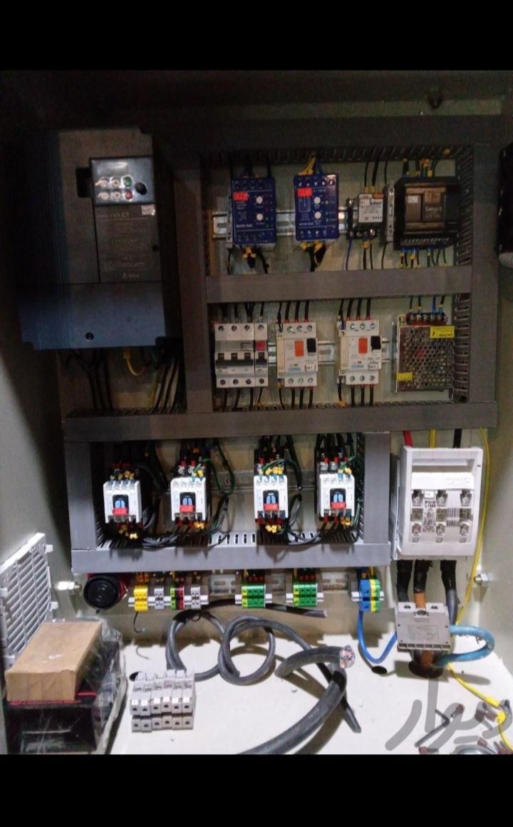 خدمات تابلو برق صنعتی تعمیر ژنراتور اینورتر PLC