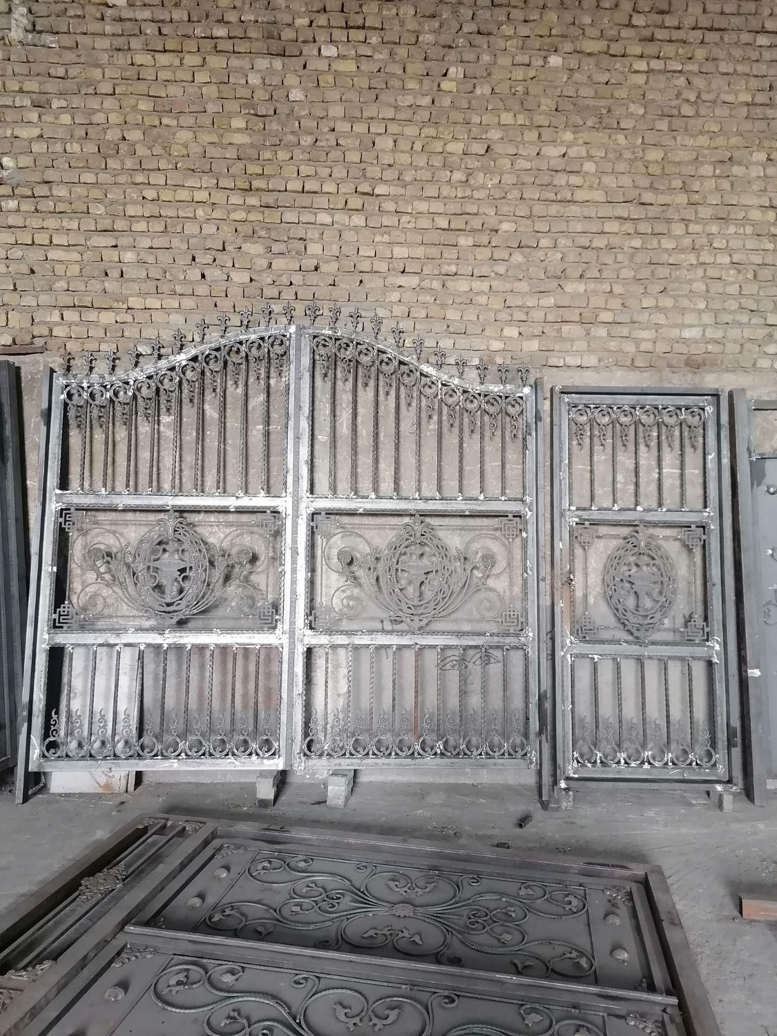 درب ۳ لت حیاطی درب باغی نفررو داخل باغ در|مصالح و تجهیزات ساختمان|مشهد, رسالت|دیوار