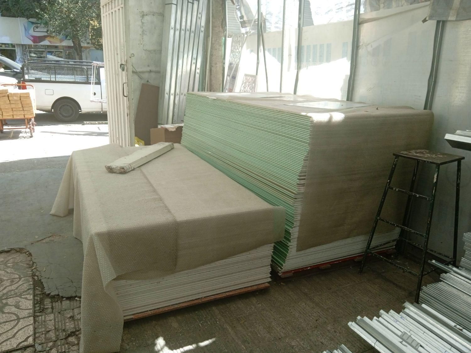 فروش عمده ومتراژتایل گچی.pvc.انواع طلق.شبکه|مصالح و تجهیزات ساختمان|تهران, پامنار|دیوار