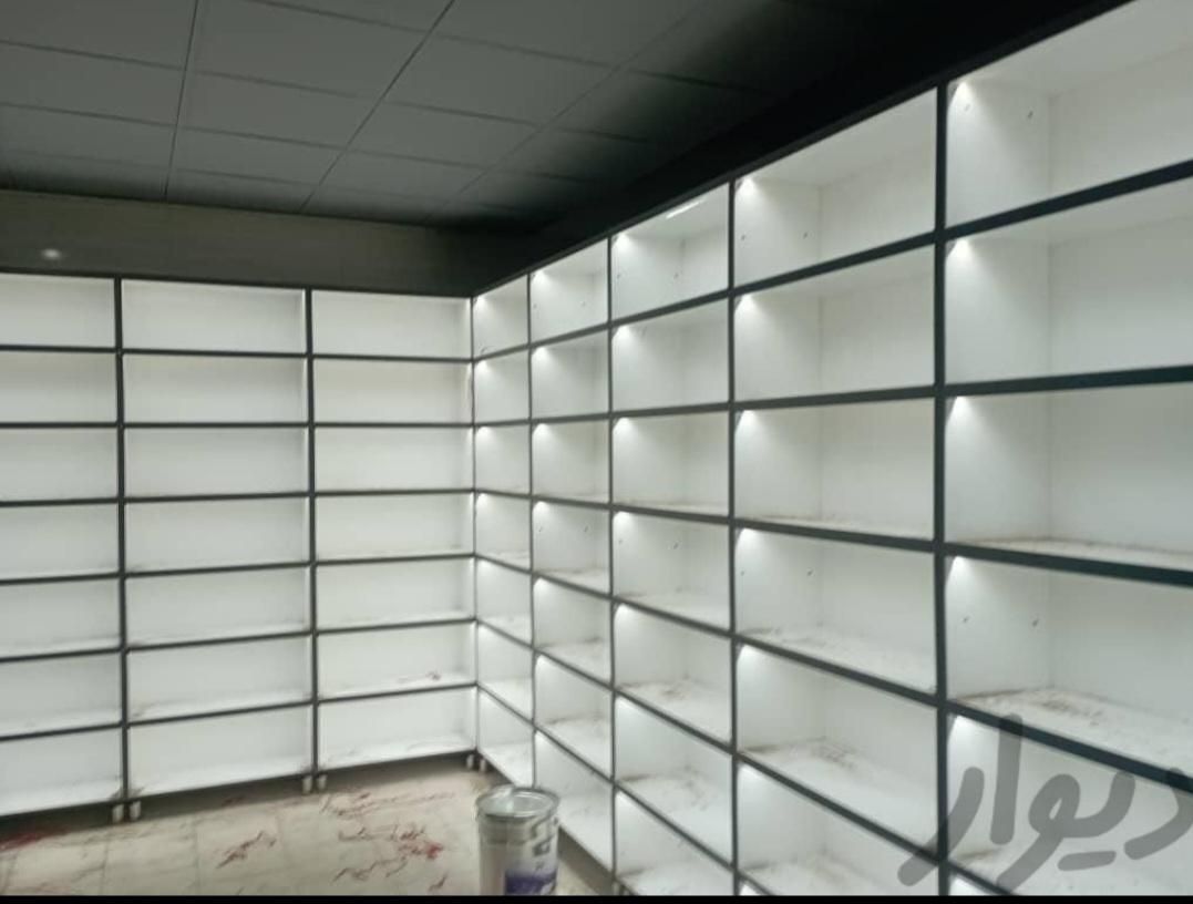 قفسه رنگی و سفید|کتابخانه، شلف، قفسه‌های دیواری|تهران, سازمان برنامه شمالی|دیوار