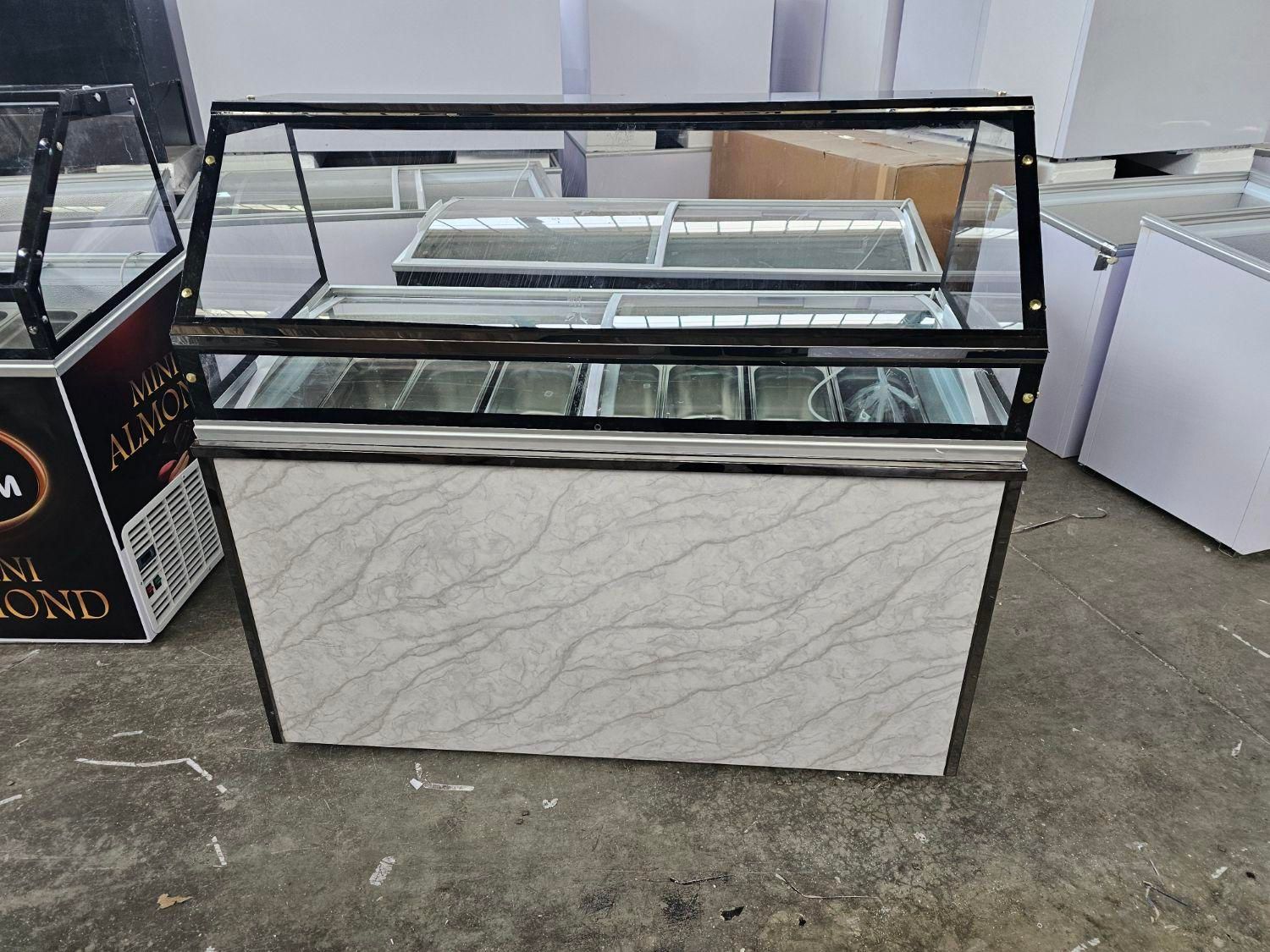 تاپینگ ویترینی شیشه ای با موتور|فروشگاه و مغازه|سراوان, |دیوار