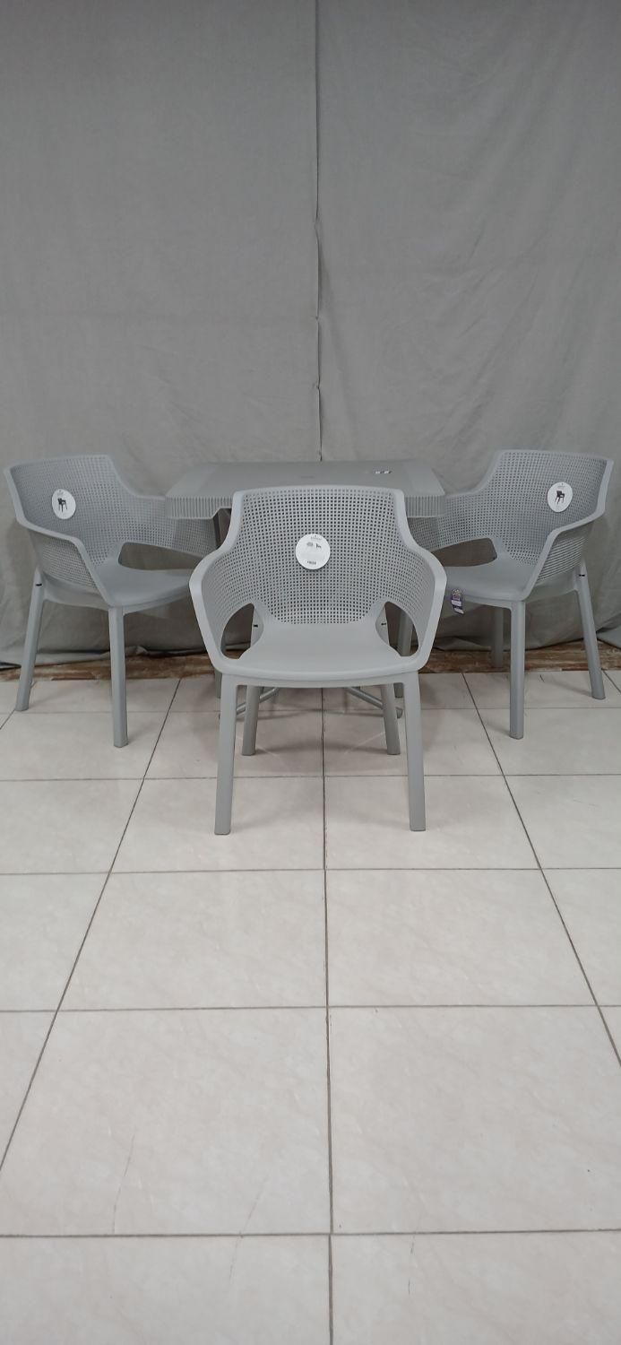 صندلی پلاستیکی کافه تیارا پولاد|میز و صندلی غذاخوری|کرج, شهرک سهرابیه|دیوار