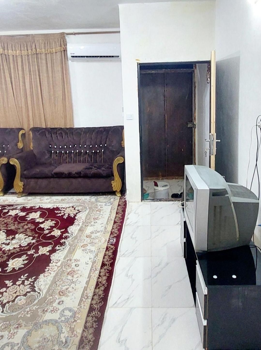 یک واحد دربست تک خوابه در رشت نیرودریایی|اجارهٔ کوتاه‌مدت آپارتمان و سوئیت|رشت, نیروی دریایی|دیوار