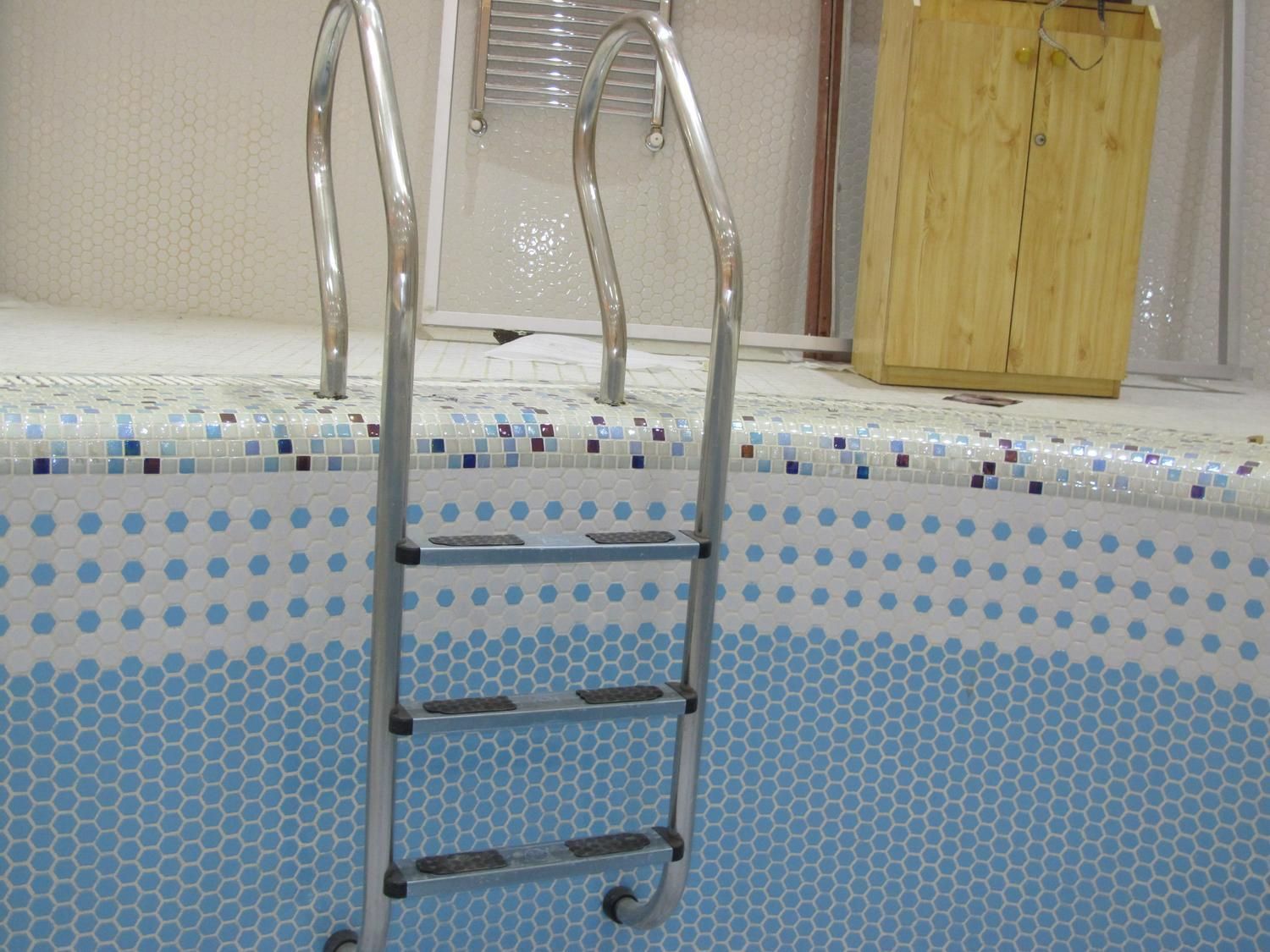 پله و نردبان استخر - دستگیره دور استخر|مصالح و تجهیزات ساختمان|تهران, پامنار|دیوار