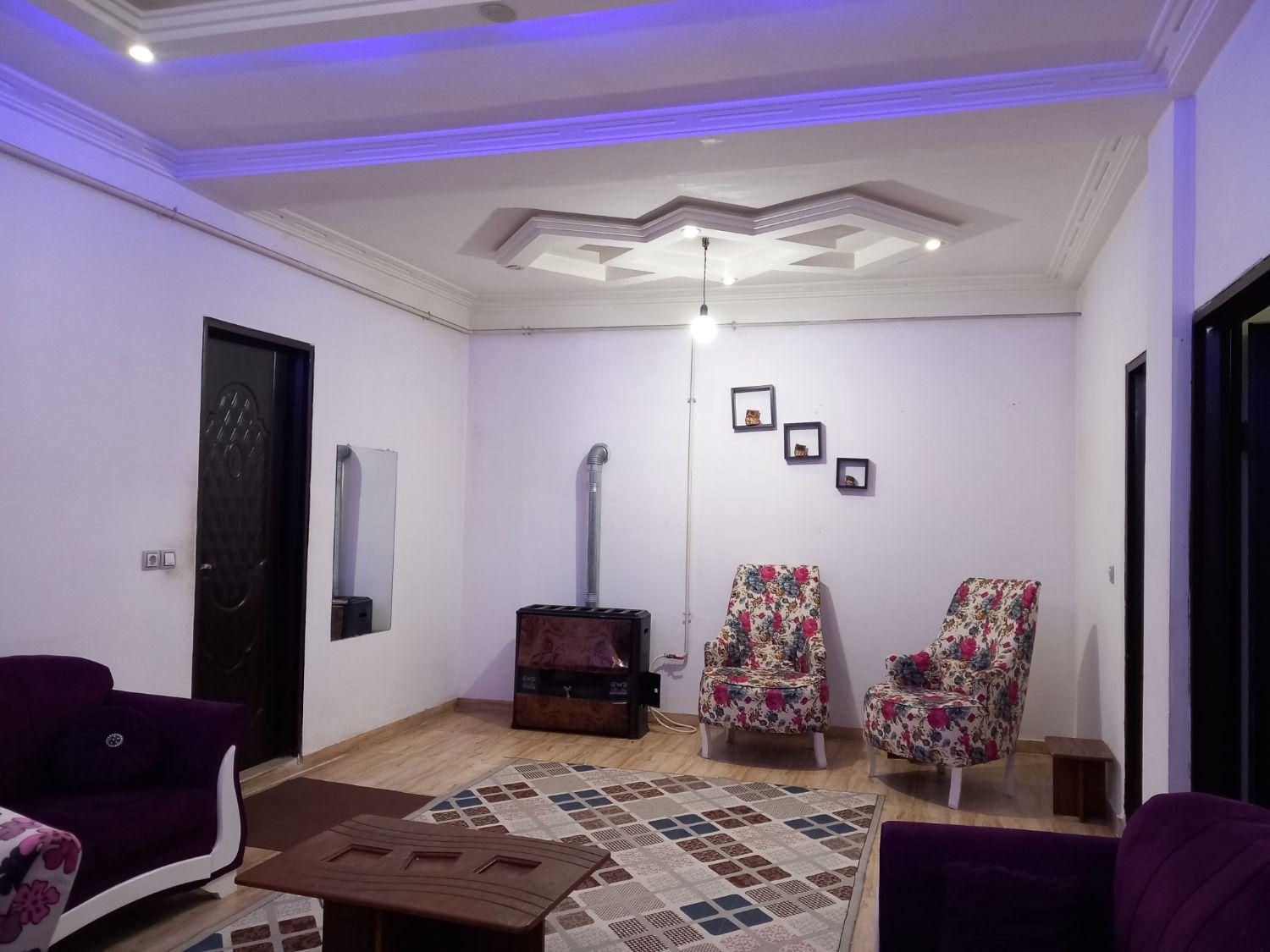 دوخوابه حیاط دار روزانه جای پارک ۳تا ماشین|اجارهٔ کوتاه‌مدت آپارتمان و سوئیت|رشت, کوی طالقانی|دیوار