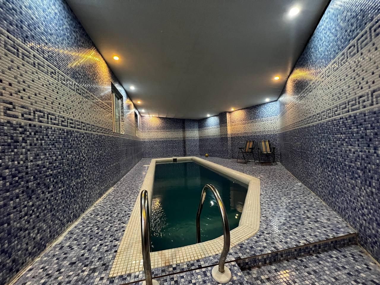 اجاره ویلا استخر دار آب گرم نزدیک شهر سه خوابه|اجارهٔ کوتاهمدت ویلا و باغ|فومن, |دیوار