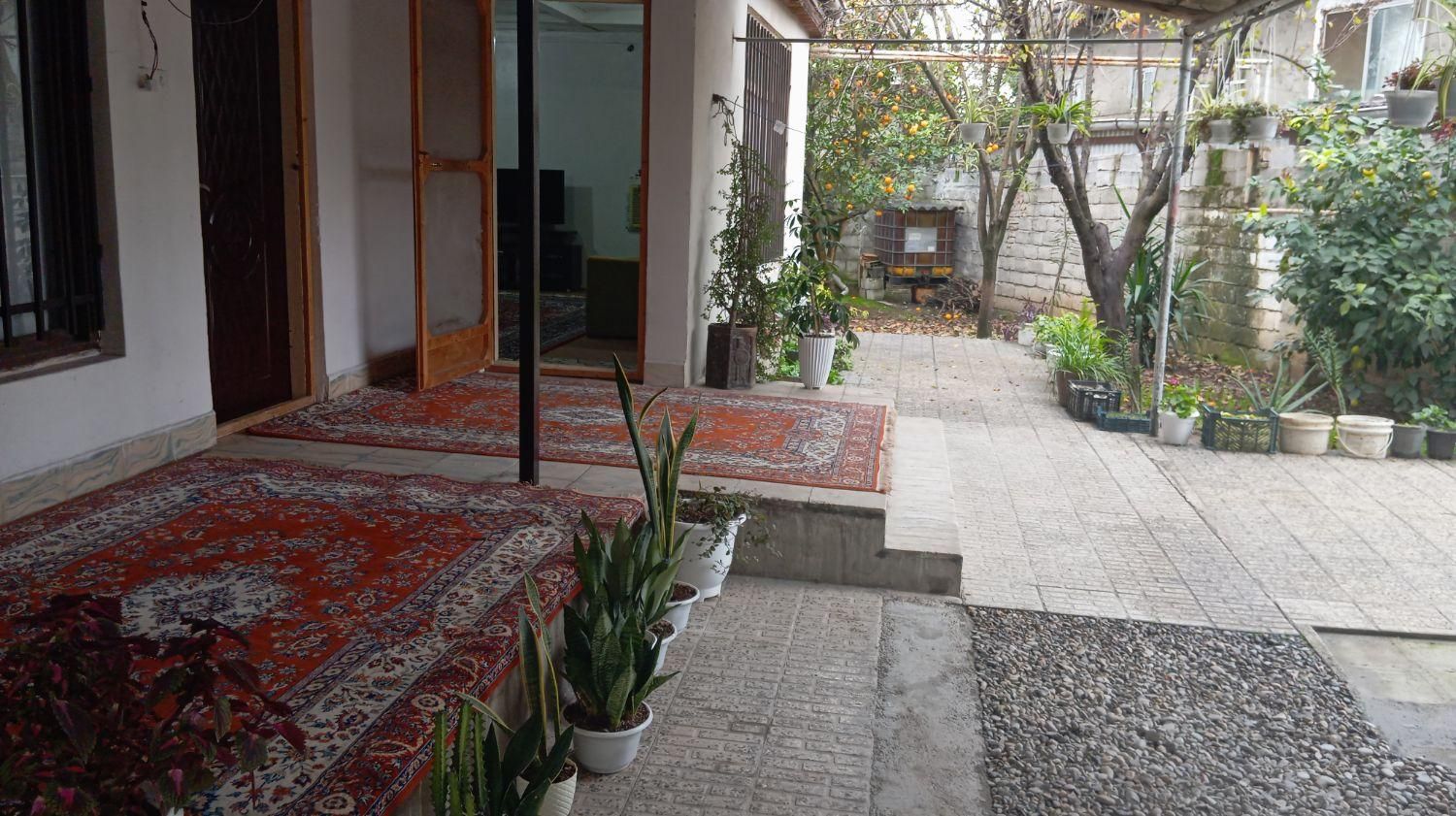 خونه روستایی مستقل با کلیه امکانات و پارکینگ|اجارهٔ کوتاه‌مدت ویلا و باغ|قائم‌شهر, |دیوار