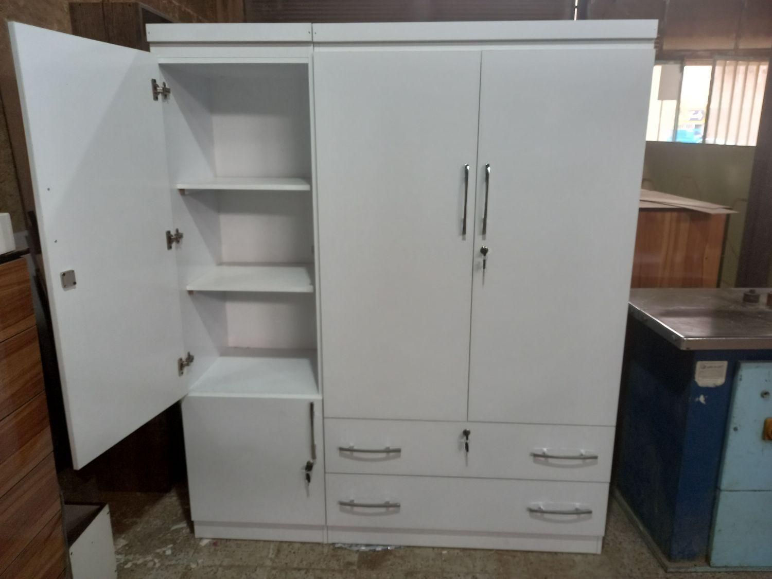 کمددیواری قابل جابجایی شهرضا منظریه گلشن|جاکفشی، کمد، دراور|شهرضا, |دیوار