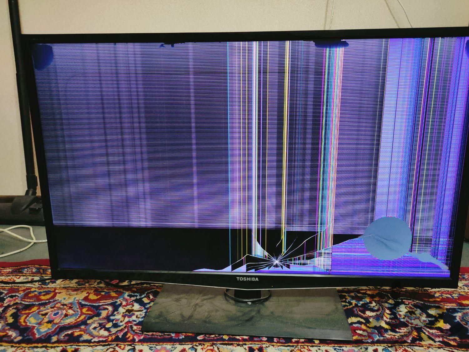 تلوزیون صفحه ضربه خورده|تلویزیون و پروژکتور|مشهد, قاسم‌آباد (شهرک غرب)|دیوار
