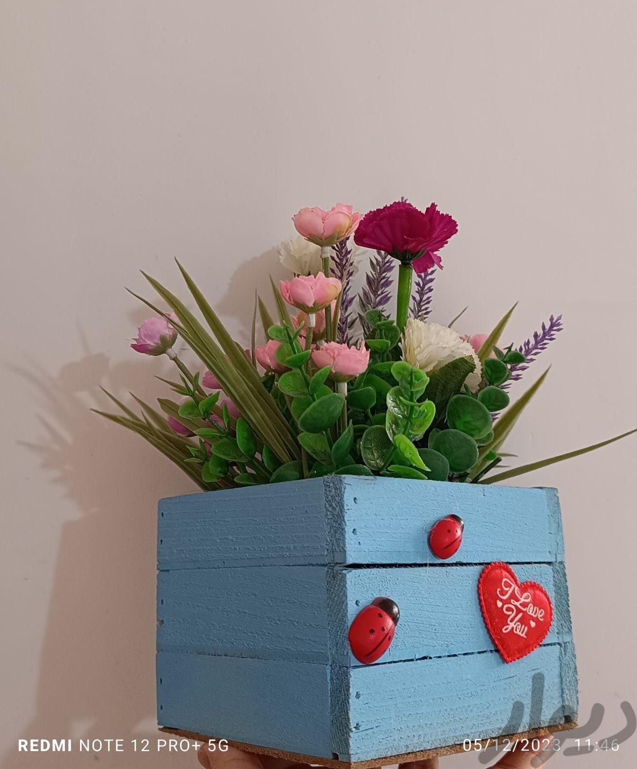گلدان با گل مصنوعی|گل مصنوعی|چابهار, |دیوار