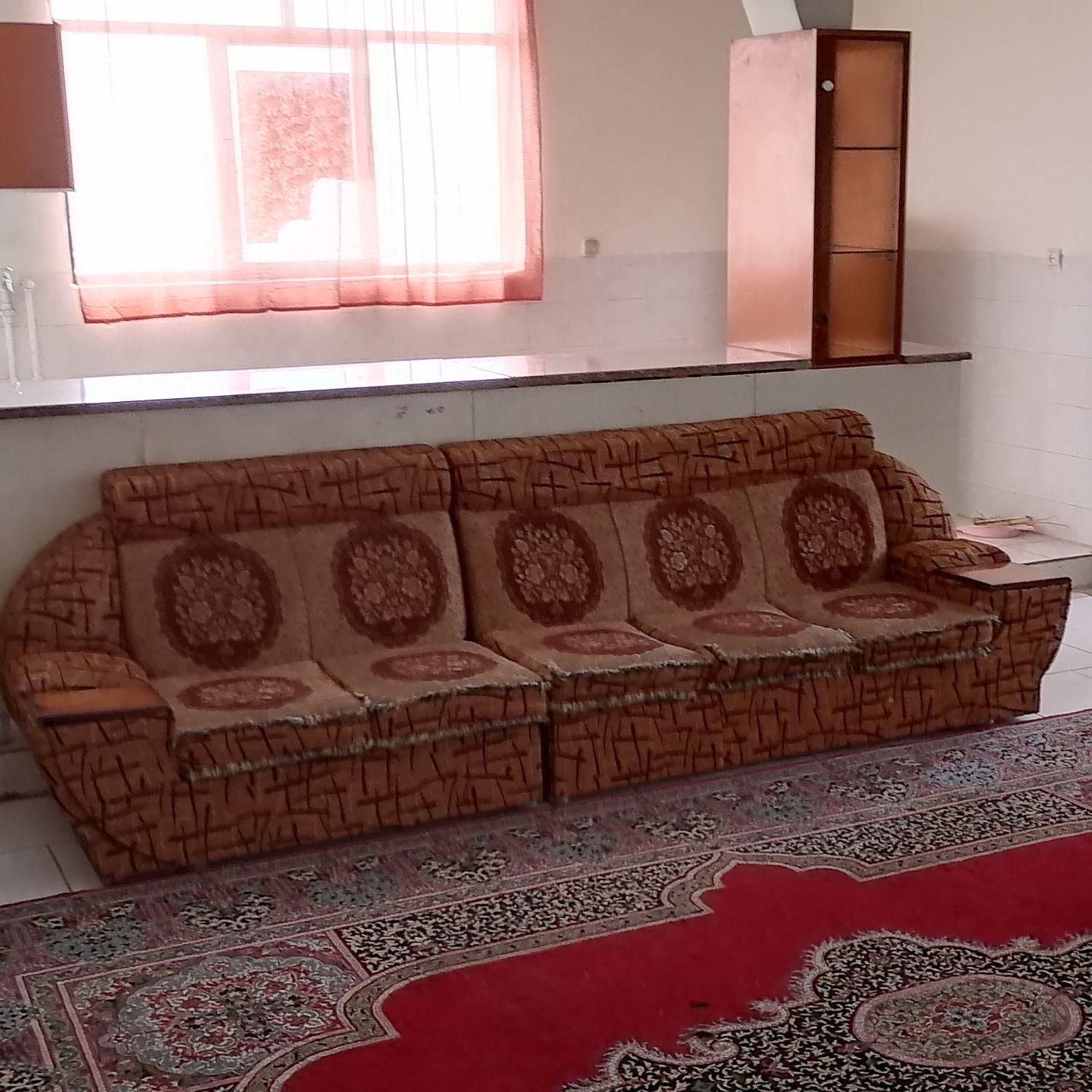 آپارتمان مبله با پارکینگ مرکز شهر کرمان|اجارهٔ کوتاه‌مدت آپارتمان و سوئیت|کرمان, |دیوار
