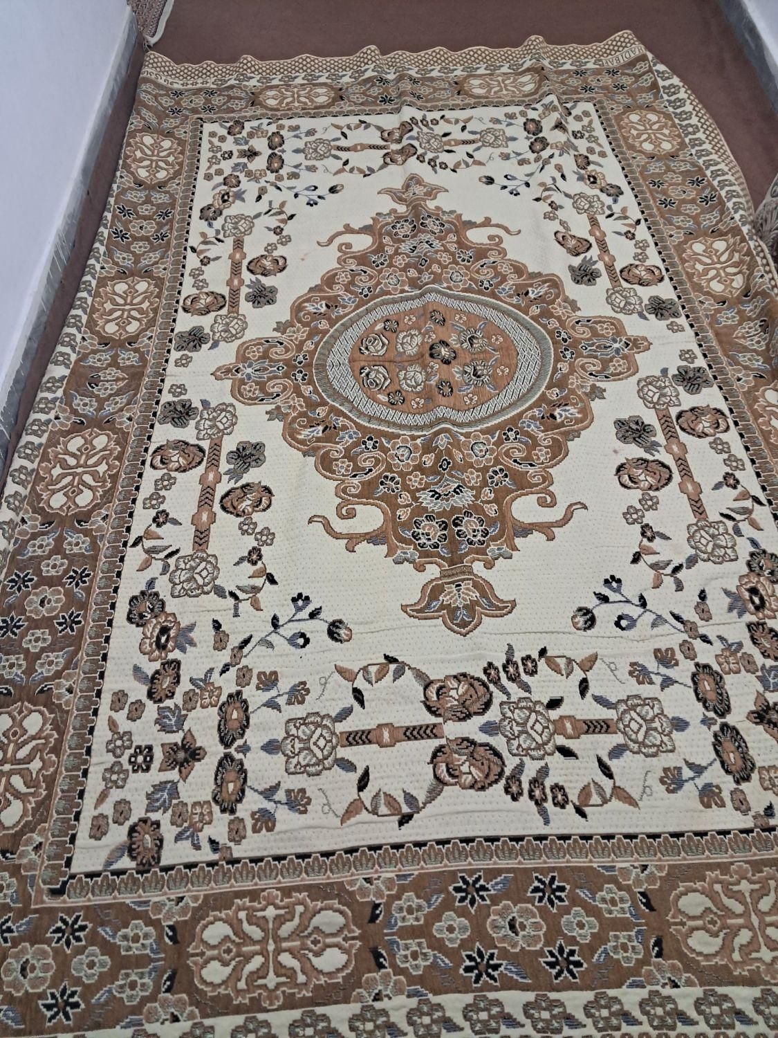 دو تا رو فرشی ۶ متری در دو رنگ و پشت رو|روفرشی|سبزوار, مدرس|دیوار
