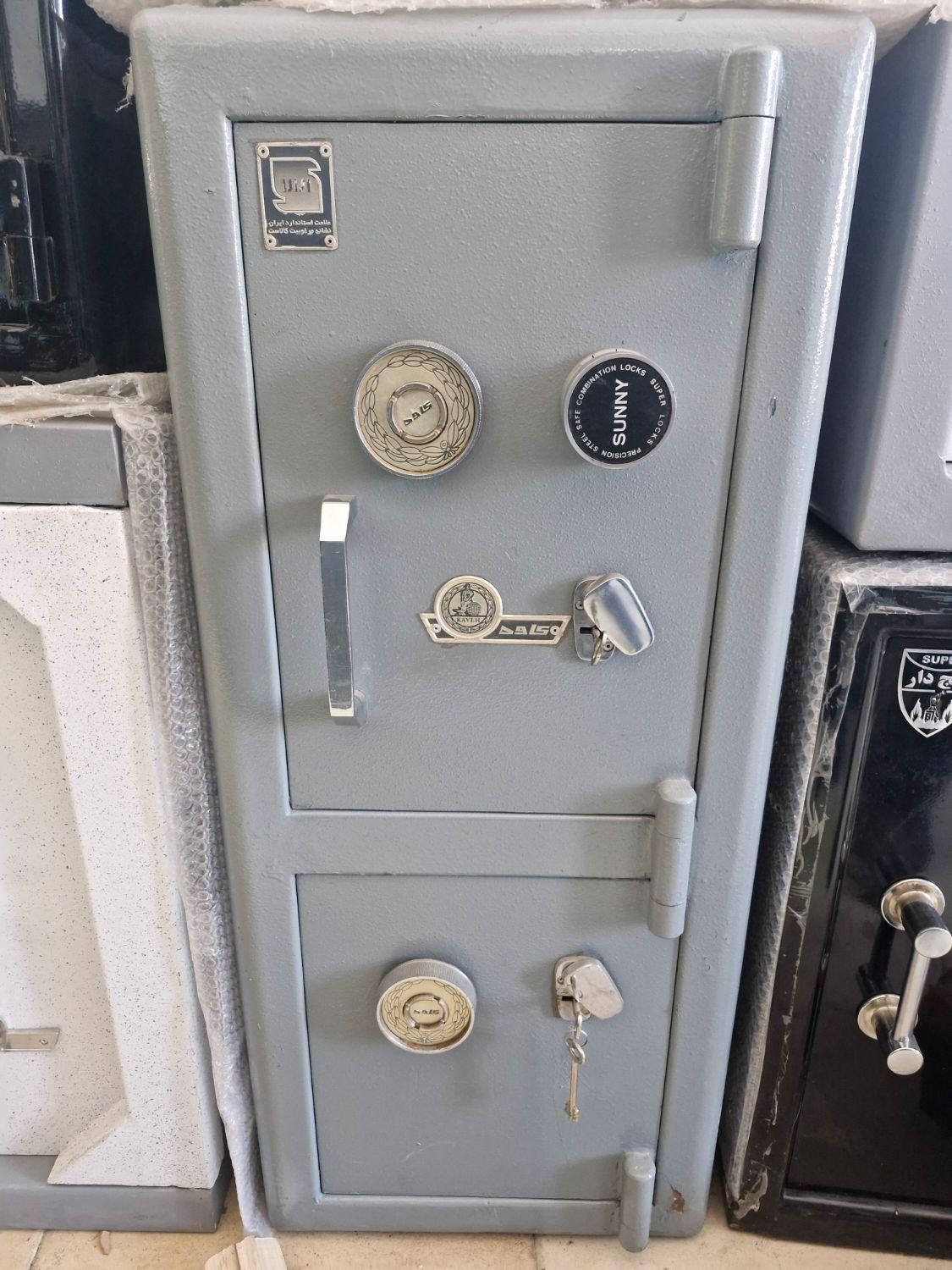 گاوصندوق کاوه با لیبل چاپی داخل .،|ابزارآلات|تبریز, |دیوار