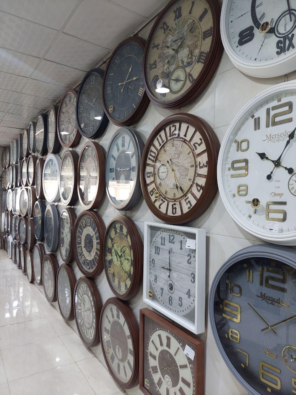 به قیمت عالی|ساعت دیواری و تزئینی|اصفهان, پوریای ولی|دیوار