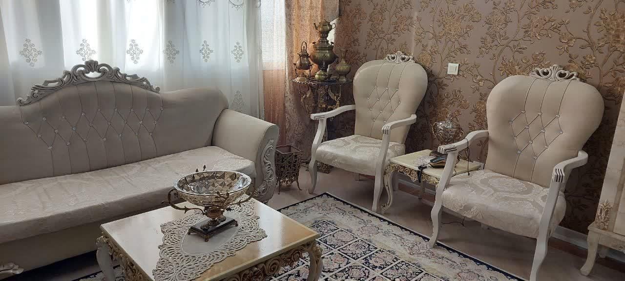 مبل ۷ نفره و جلو مبلی و عسلی|مبلمان خانگی و میز عسلی|تهران, دولاب|دیوار