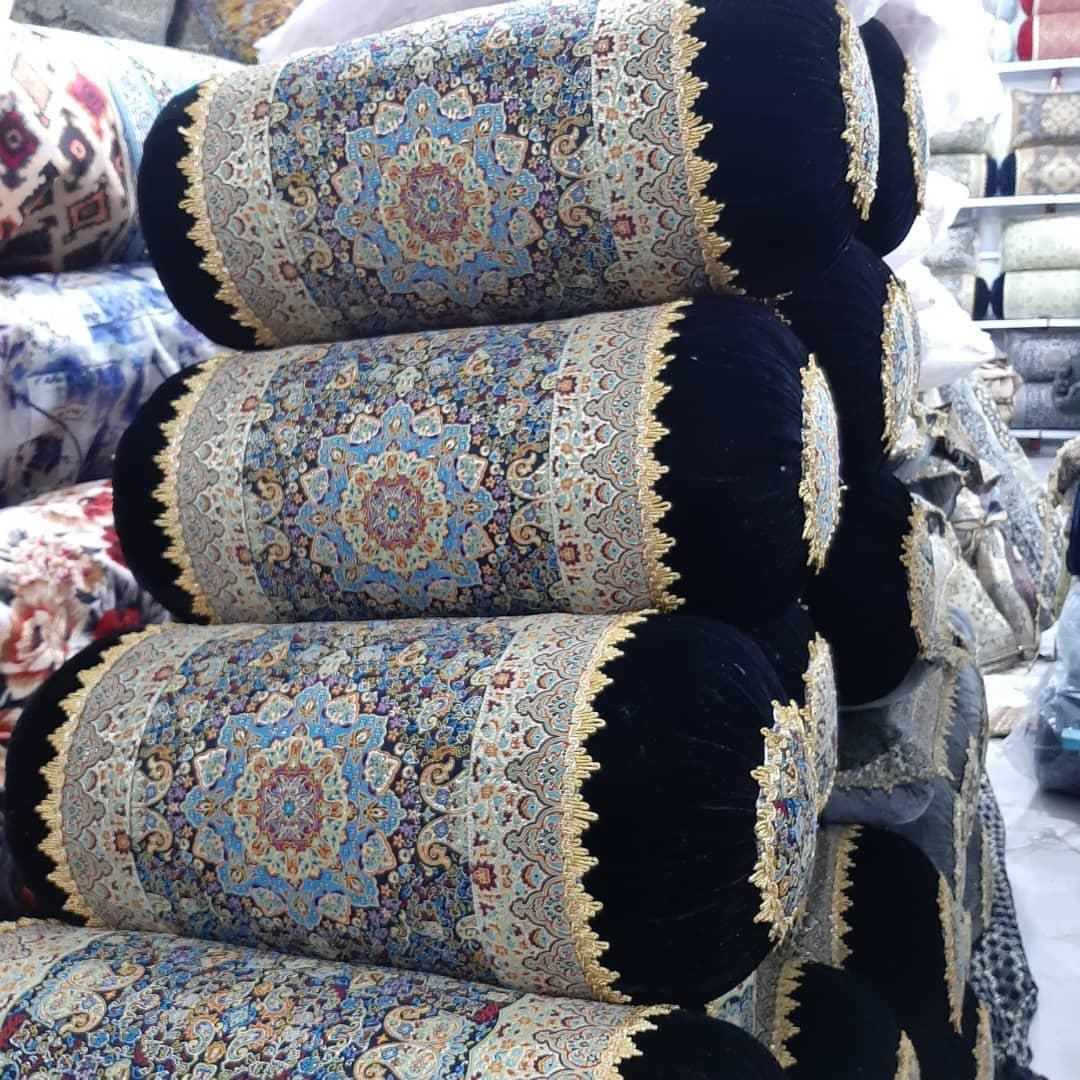 دنیای پشتی بالشت|پشتی|شیراز, تندگویان|دیوار