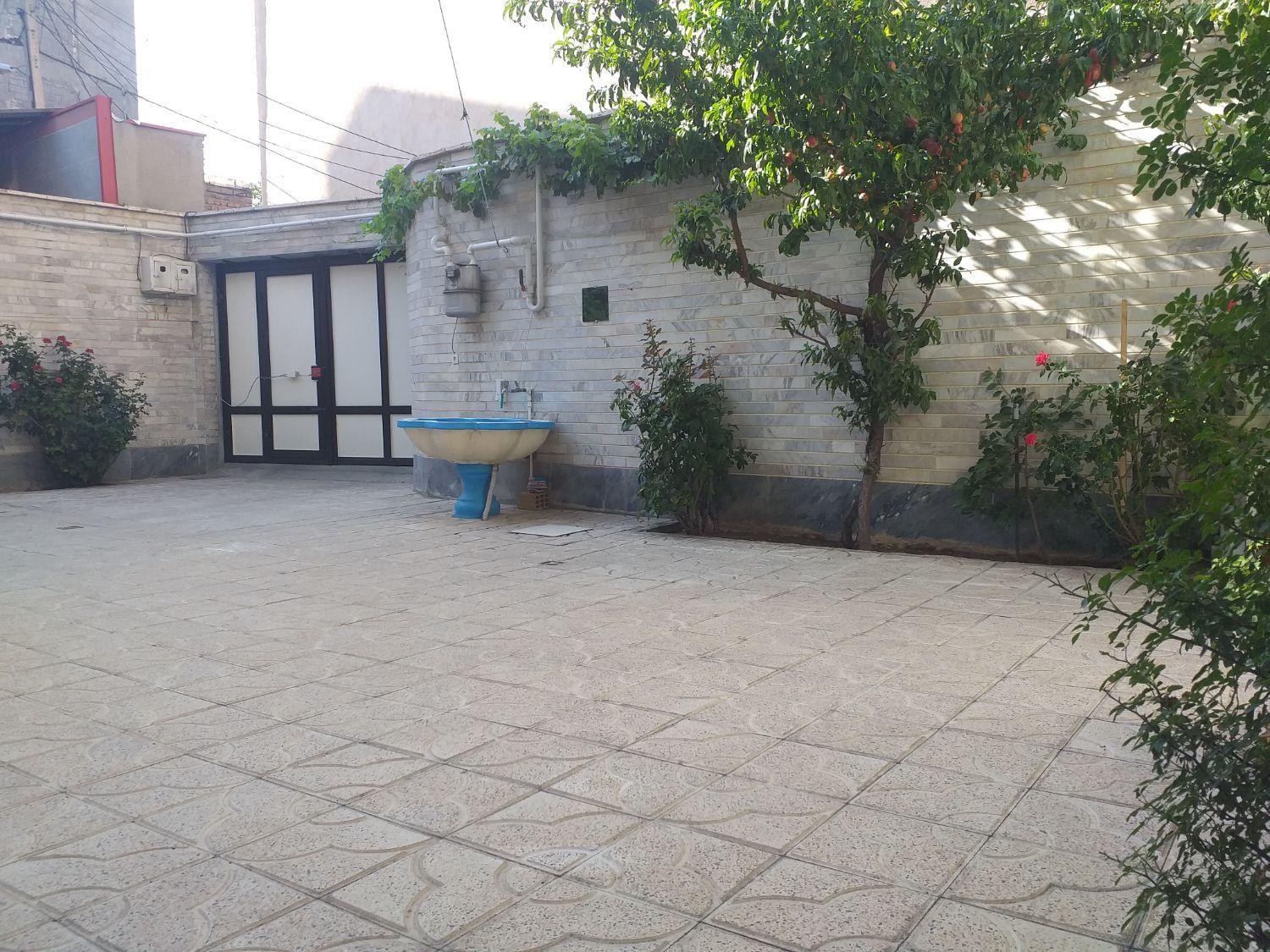 اجاره سوئیت حیاط دربست و همکف مستقیم از مالک|اجارهٔ کوتاه‌مدت آپارتمان و سوئیت|تبریز, |دیوار