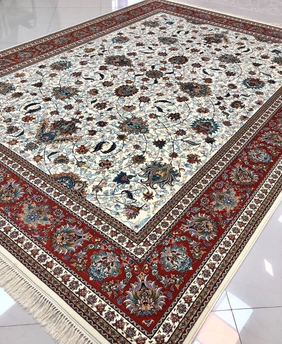 فرش 12/9/6متری در نماشگاه معتبر سفید حاشیه قرمز|فرش|شیراز, عادل آباد|دیوار