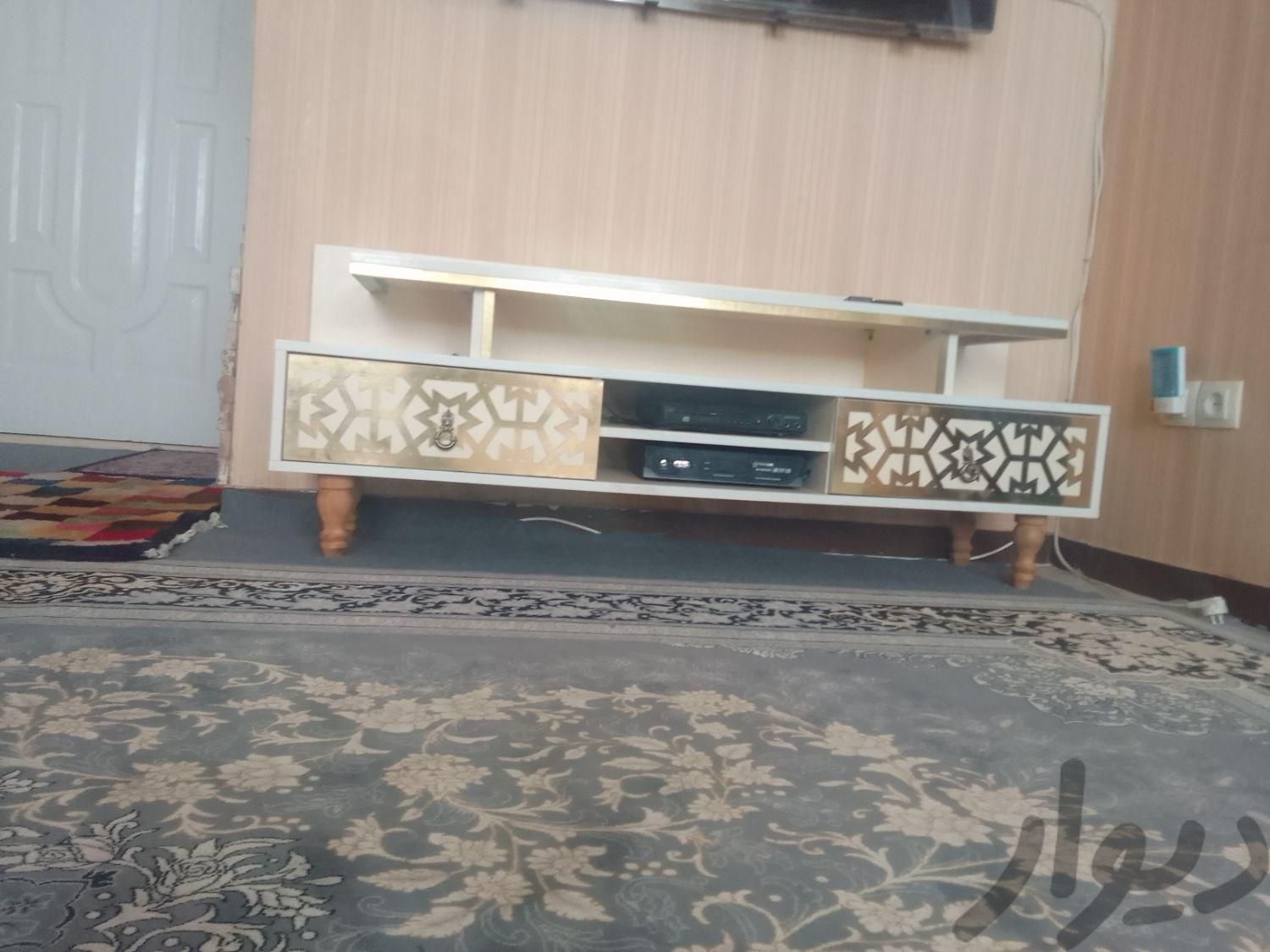 میز تلوزیون تمیز بدون خط وخش|میز تلویزیون|تهران, حسن‌آباد باقرفر|دیوار
