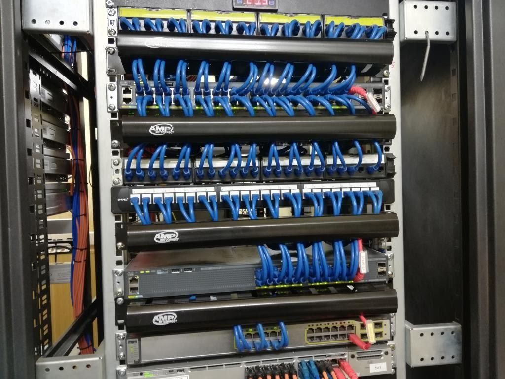 خدمات کامل اجرای شبکه،سرور روم،وایرلس،UPS و ارتینگ|خدمات رایانه‌ای و موبایل|مشهد, شهید فرامرز عباسی|دیوار