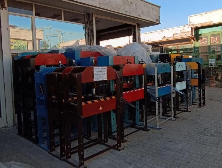 پرس هیدرولیک  ۱۰تن تا ۲۵۰تن|ماشین‌آلات صنعتی|تهران, هفده شهریور|دیوار