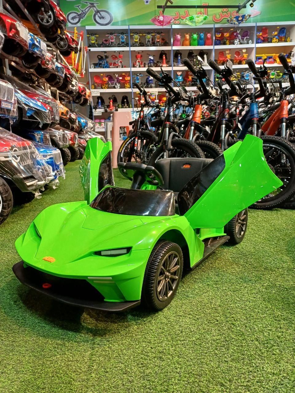 ماشین شارژی جدید درب خفاشی دوموتوربزرگ|اسباب‌بازی بچه|مشهد, توس (بلوار توس)|دیوار