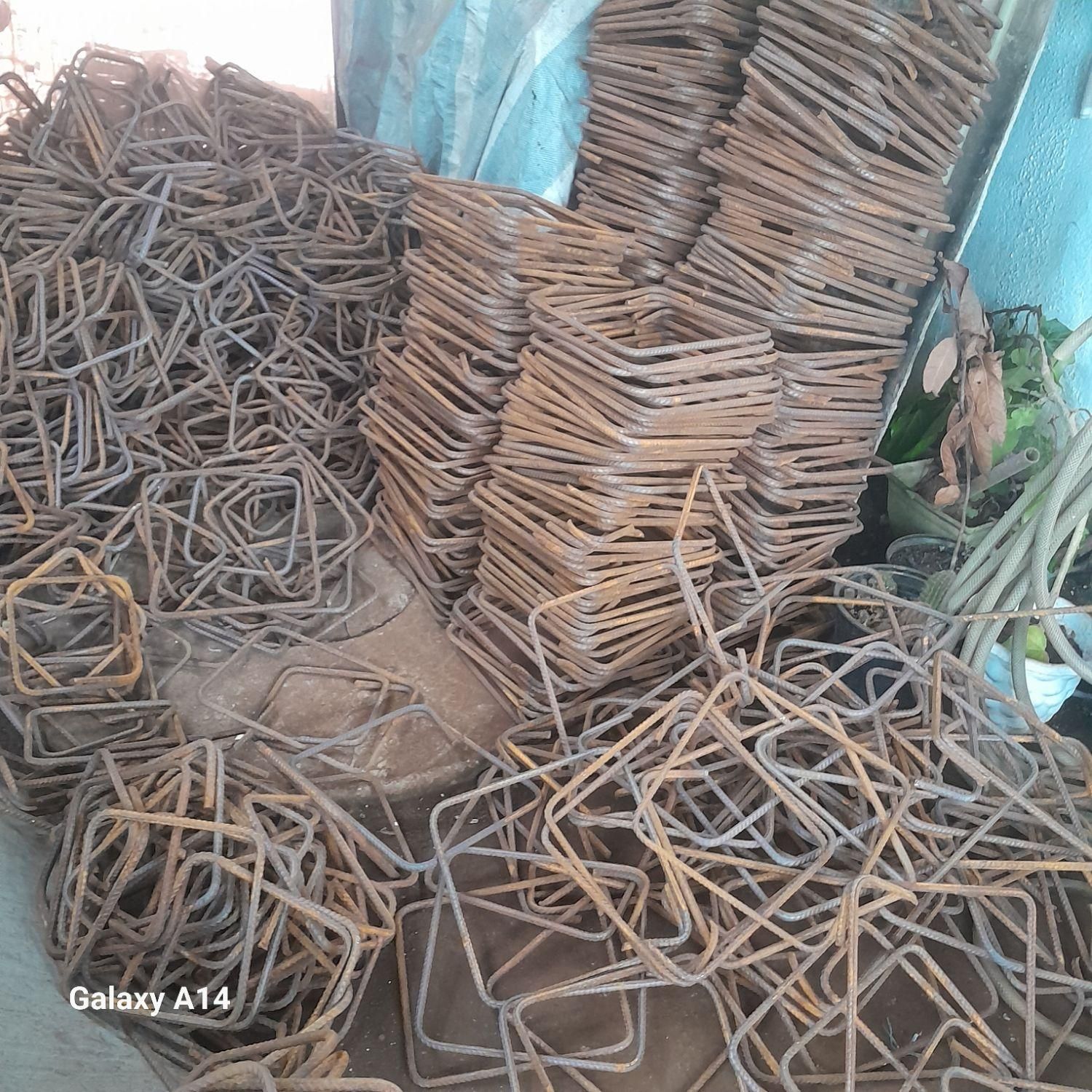 خاموت ۱۵در۲۰ و۱۵در۱۵میلگرد۸.اهن الات افق|مصالح و تجهیزات ساختمان|رشت, فرزانه|دیوار