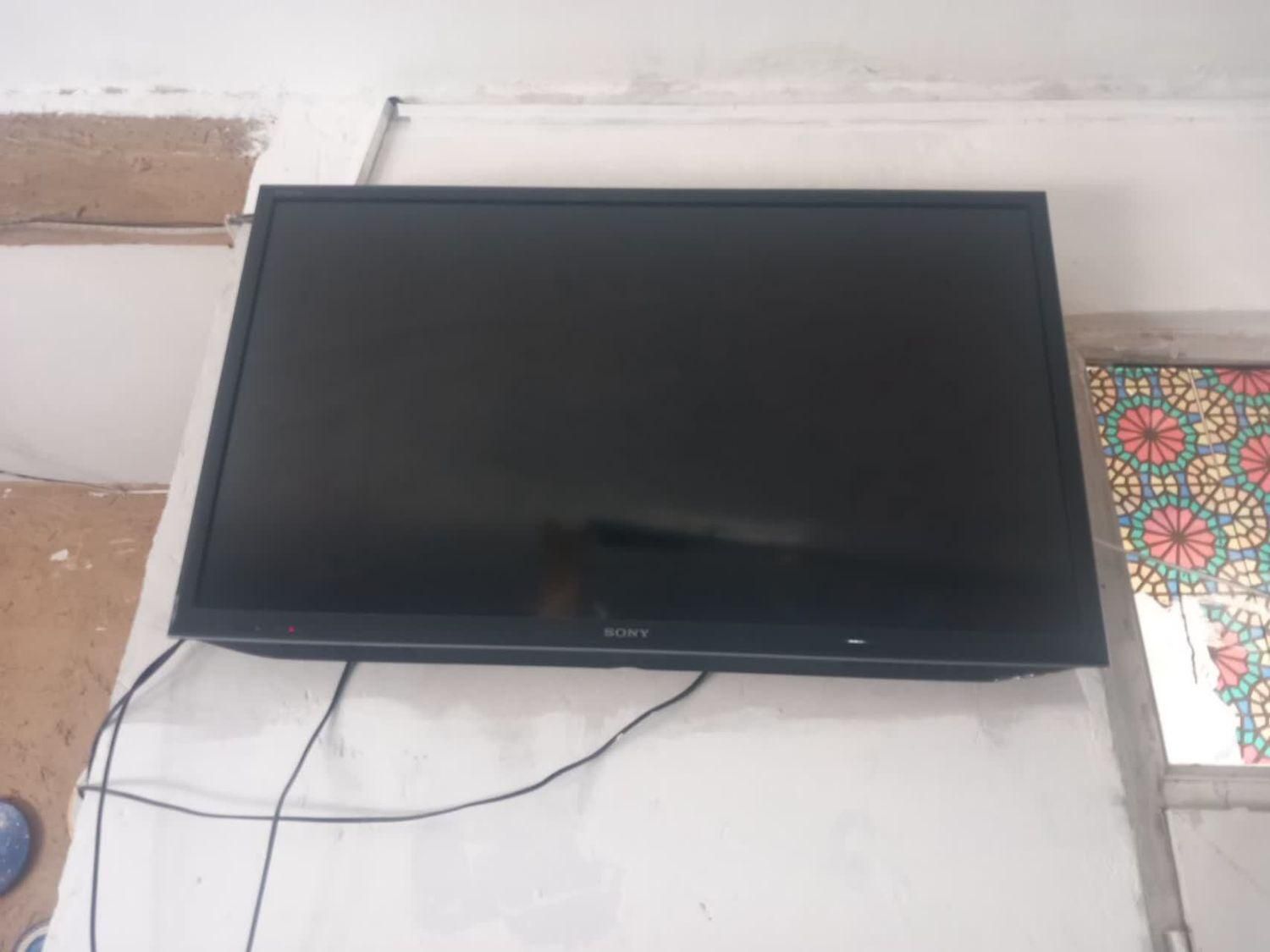 تلویزیون LED هوشمند۴۳کاملا سالم بدون ضربه دیدگی|تلویزیون و پروژکتور|ری, ظهیرآباد|دیوار
