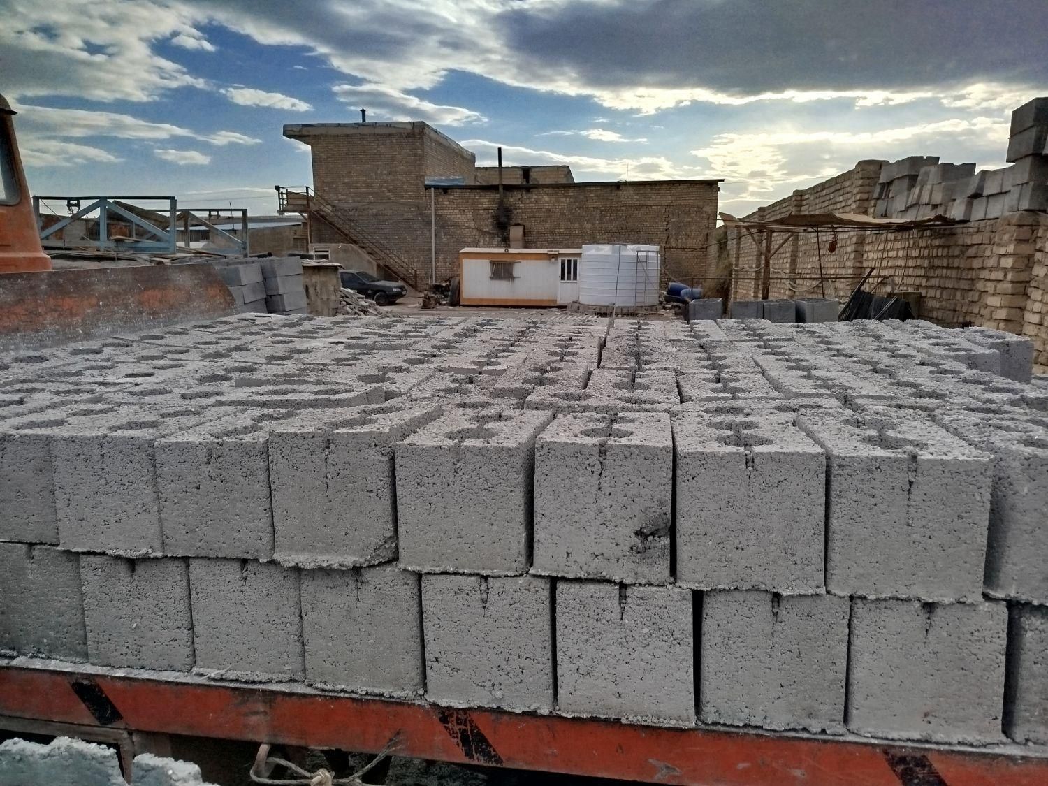 بلوک دیواری سه خانه استخری ۱۵ و ۲۰ و سقفی و تیرچه|مصالح و تجهیزات ساختمان|شاهین‌شهر, گرگاب|دیوار