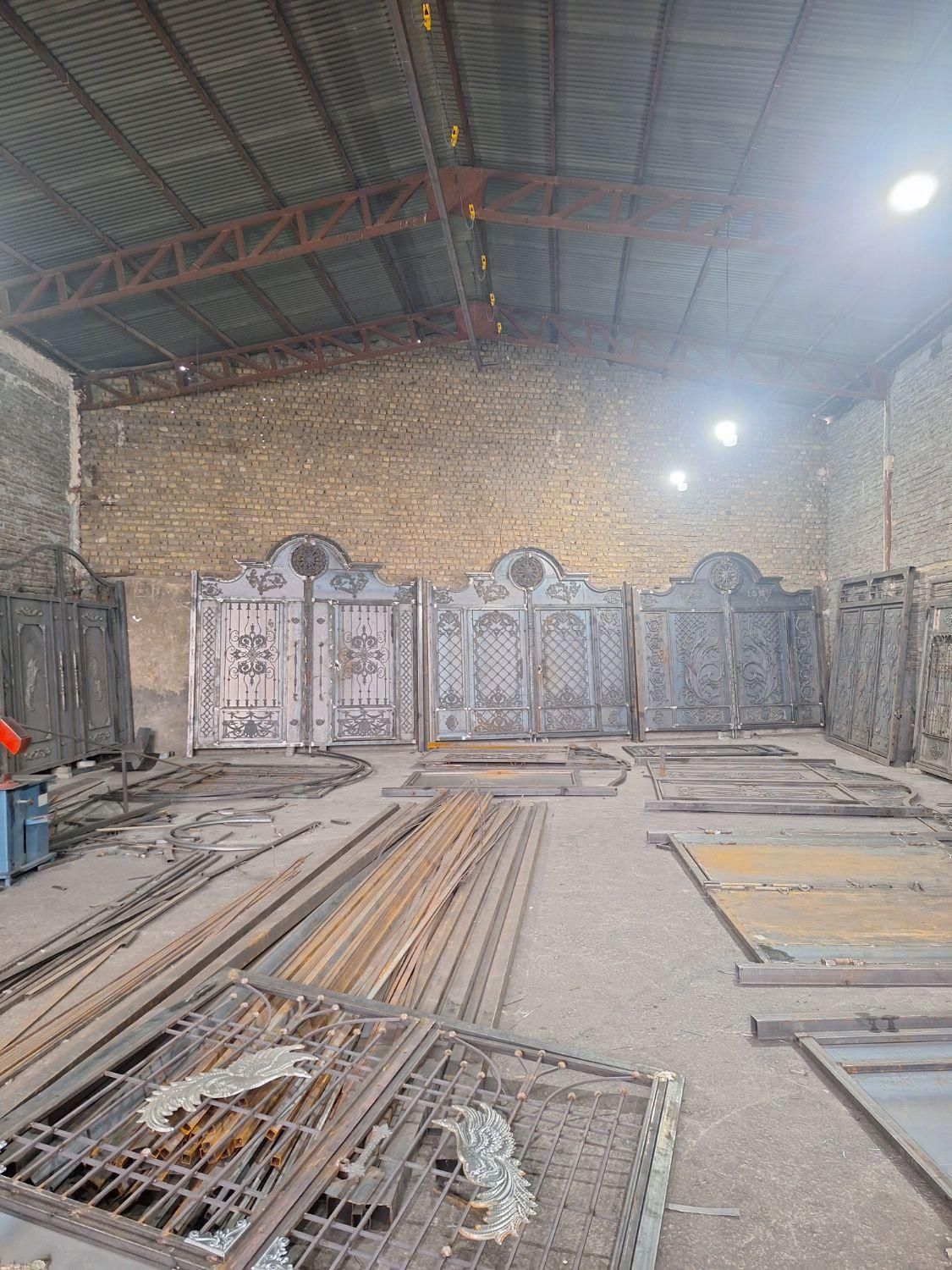 زمین دور دیوار با درب باغی وحیاطی|مصالح و تجهیزات ساختمان|مشهد, رسالت|دیوار