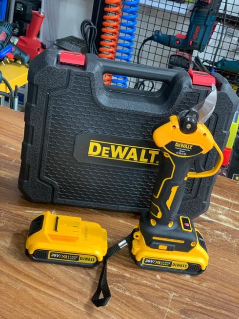قیچی شارژی باغبانی مانیتور دار طرح دیوالت DEWALT|ابزارآلات|ارومیه, |دیوار