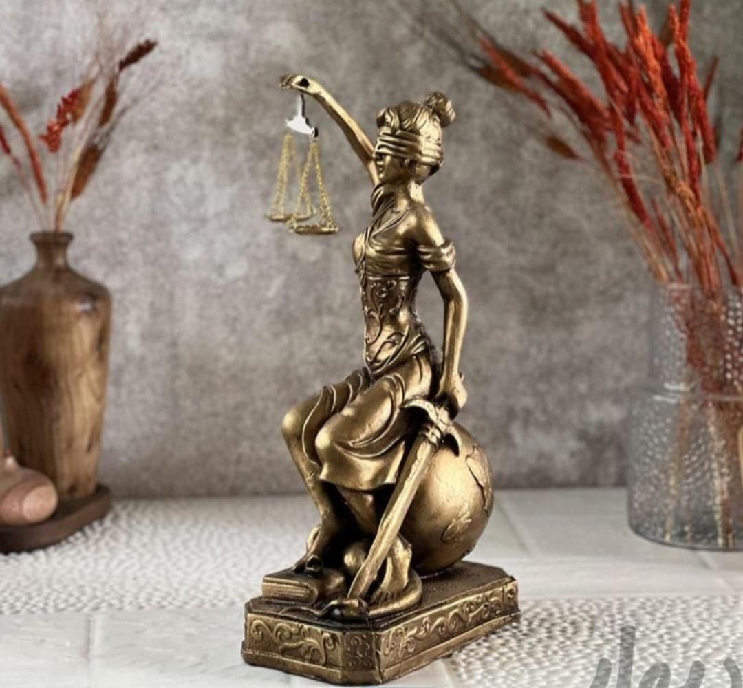 وکیل پایه یک دادگستری خانم|خدمات مالی، حسابداری، بیمه|شهرکرد, |دیوار