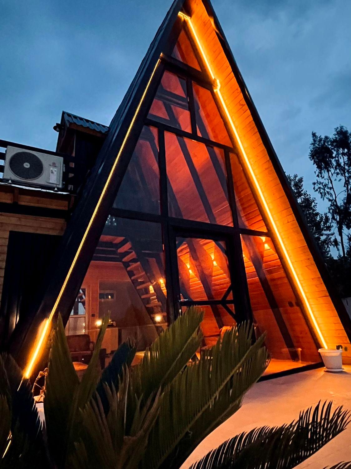 اجاره کلبه سوئیسی (ویلا باغ) فرح اباد|اجارهٔ کوتاه‌مدت ویلا و باغ|فرح آباد, |دیوار