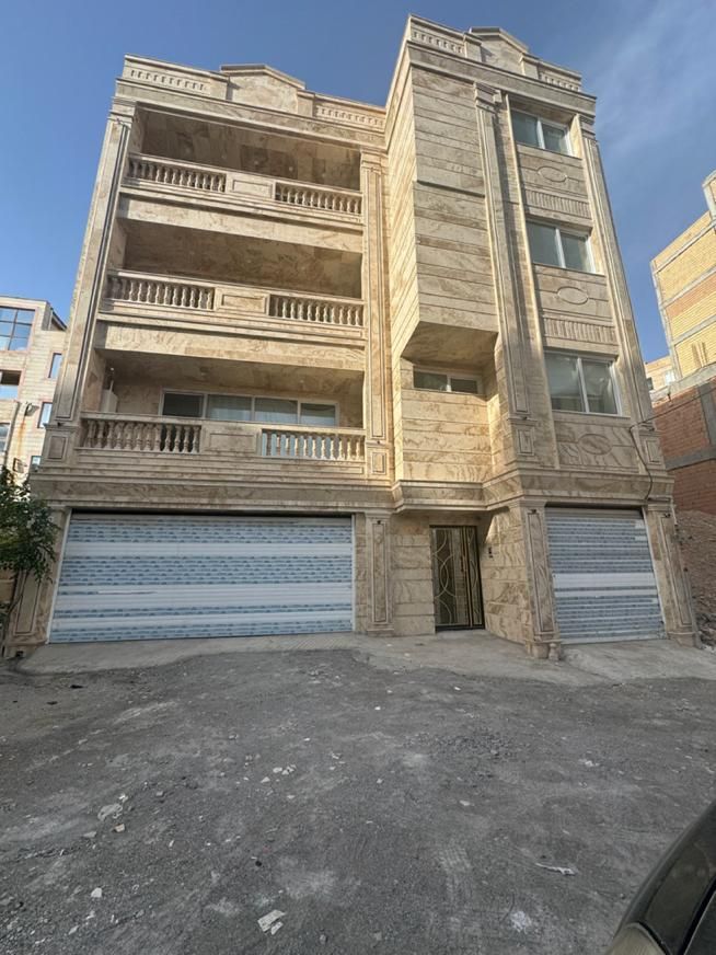 ۳طبقه و پیلوت،۶۰۰متر زیربنا|فروش خانه و ویلا|ایلام, |دیوار