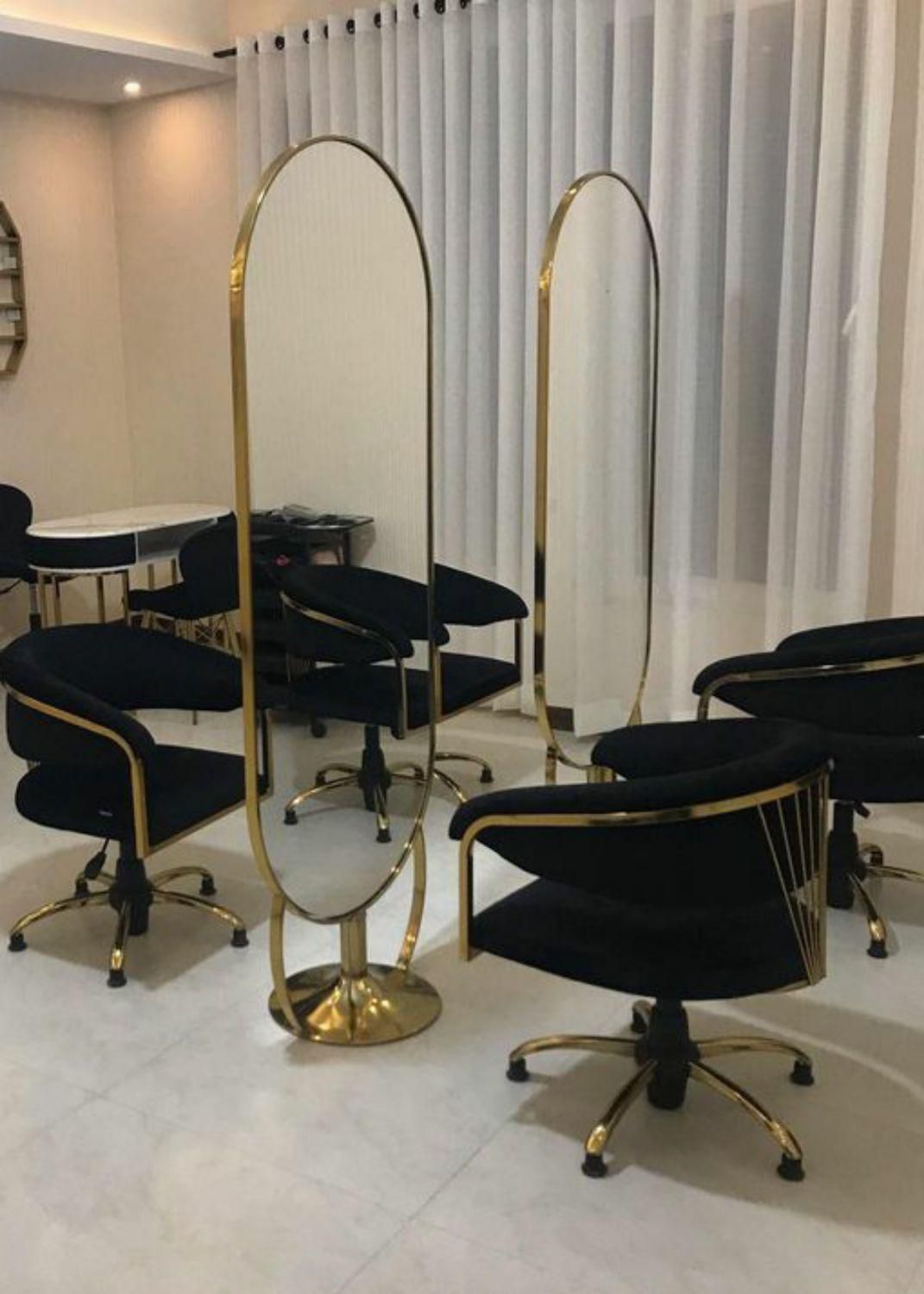دکور آرایشگاه آینه طلایی فلزی|آرایشگاه و سالنهای زیبایی|مشهد, نوید|دیوار