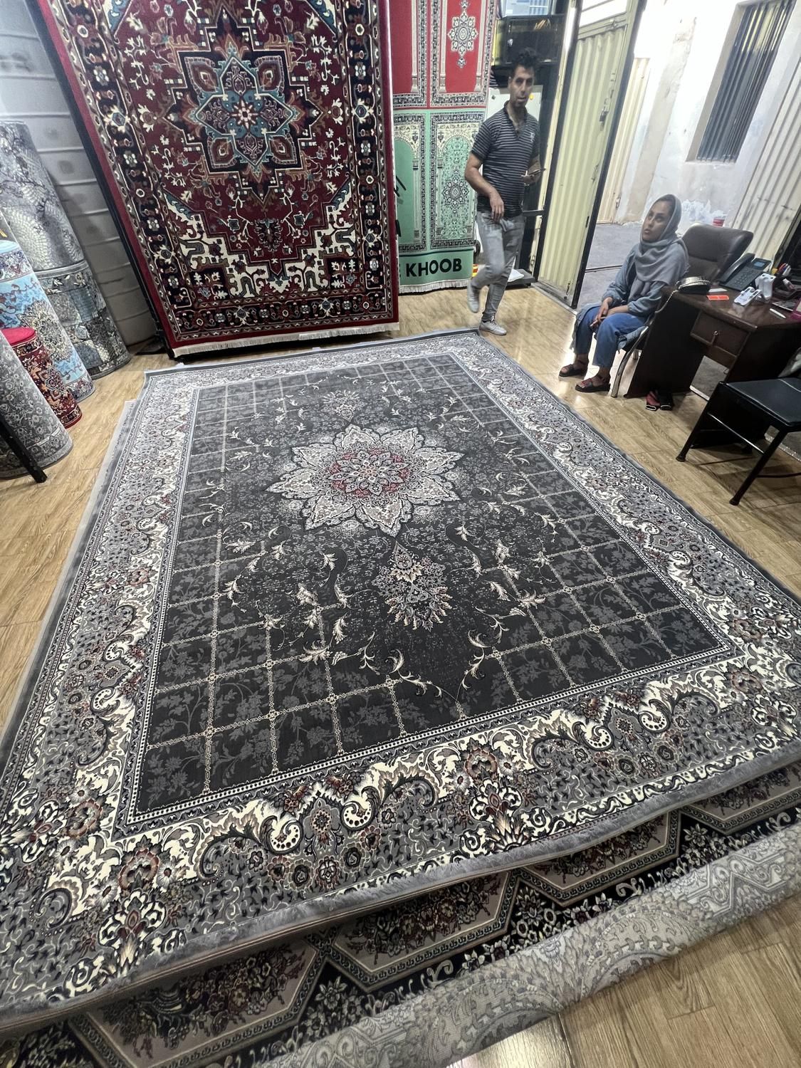 فرش ۷۰۰ شانه اصل نخ در فرش نادر ( اقساط ۱۰ ماهه)|فرش|تبریز, |دیوار