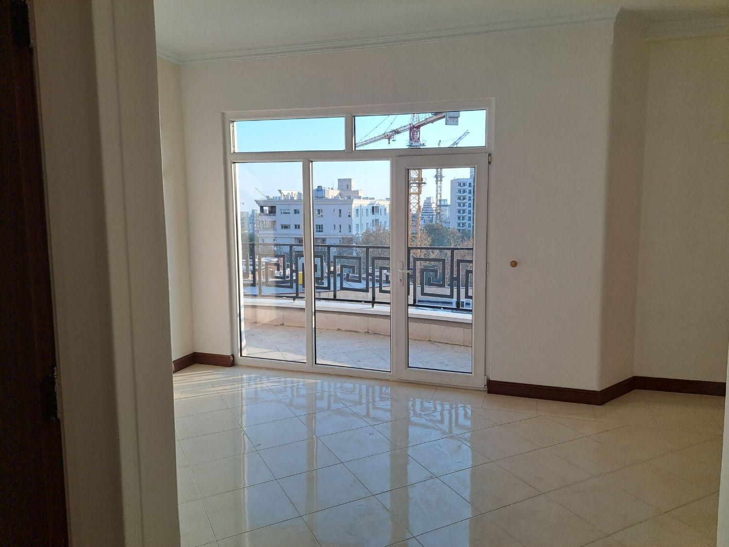 ۴۱۰ متر ۴خواب فرشته تراس بزرگ ویو ابدی