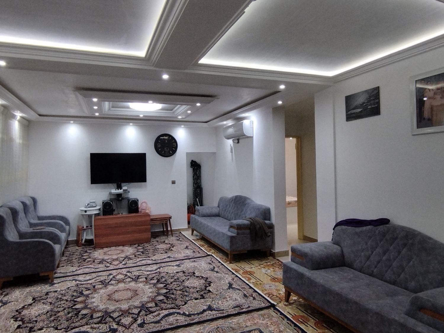 فروش خانه ویلایی ورودی مستقل 200متر|فروش خانه و ویلا|رضوانشهر, |دیوار