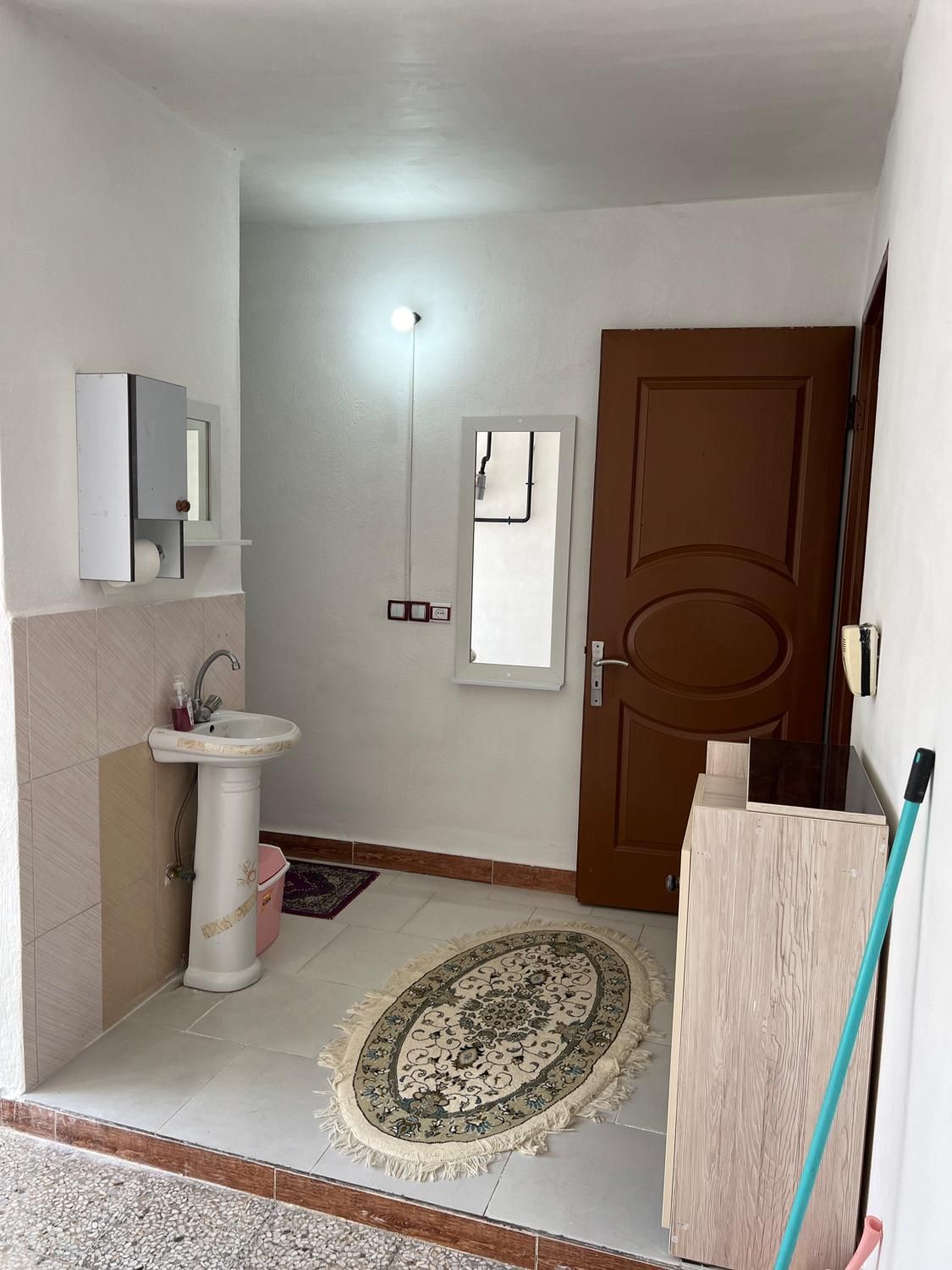 داشتن پارکینگ اخنصاصی|اجارهٔ کوتاه‌مدت آپارتمان و سوئیت|رشت, کوی حسینی|دیوار