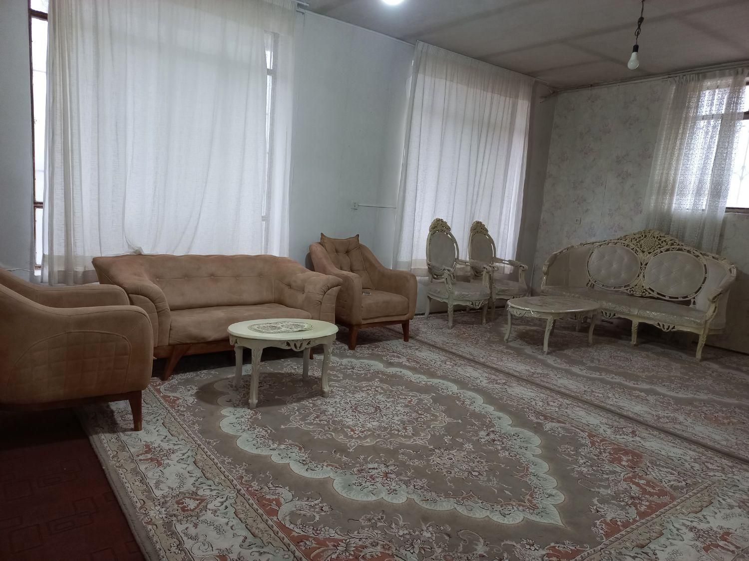 سوییت آپارتمان ویلایی پارکینگ|اجارهٔ کوتاه‌مدت آپارتمان و سوئیت|خرم‌آباد, |دیوار