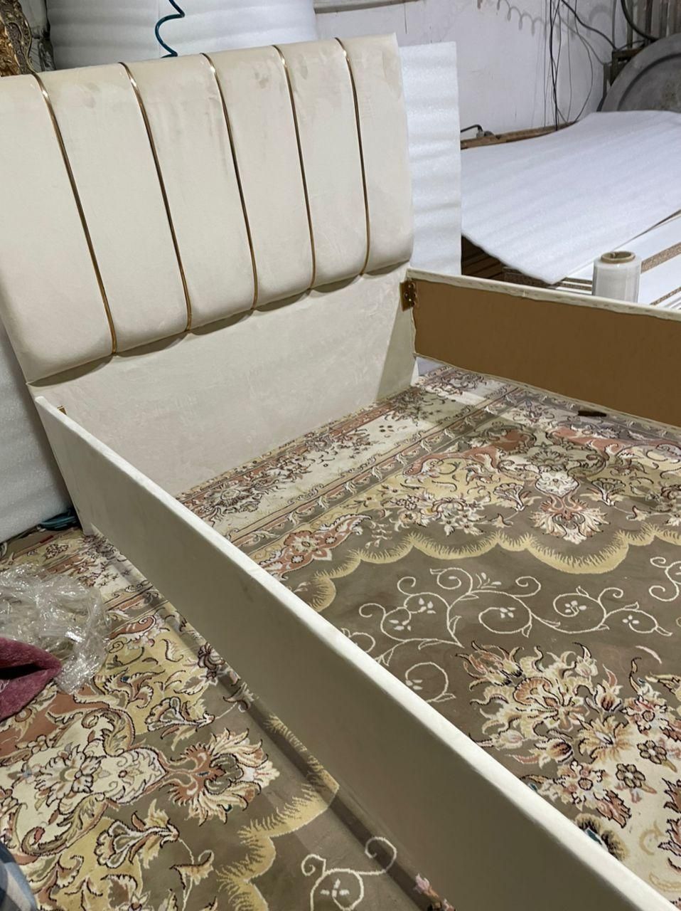 تولیدی تخت خواب دکوراتیک 1000|تخت و سرویس خواب|مشهد, زمرد|دیوار