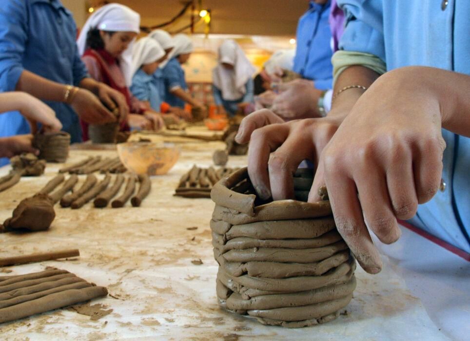 آموزش سفالگری با دست ، همه سنین|خدمات آموزشی|شیراز, زند|دیوار