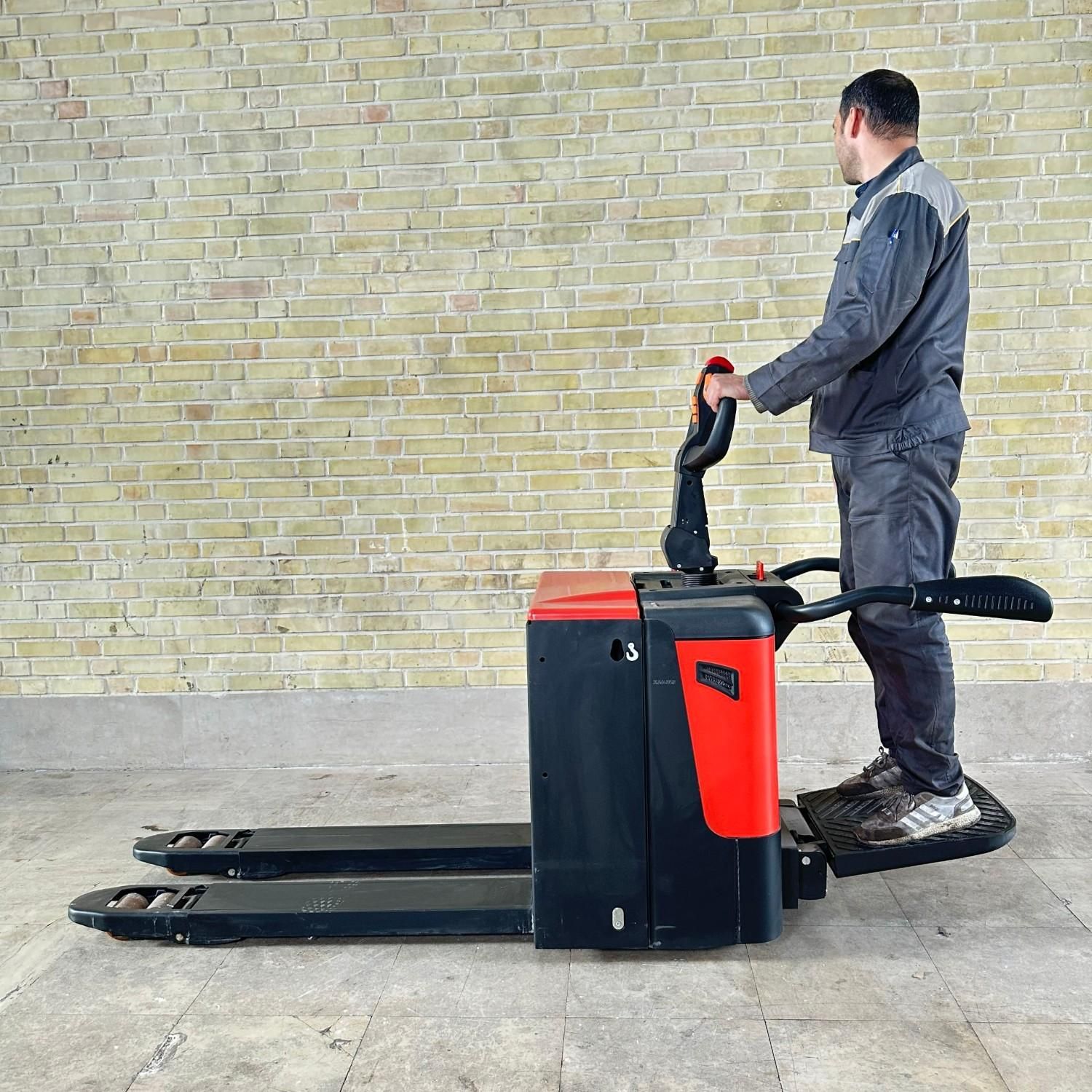 دستگاه لیفتراک ساید شیفت دار و کانتینر رو|ماشین‌آلات صنعتی|ایلام, |دیوار