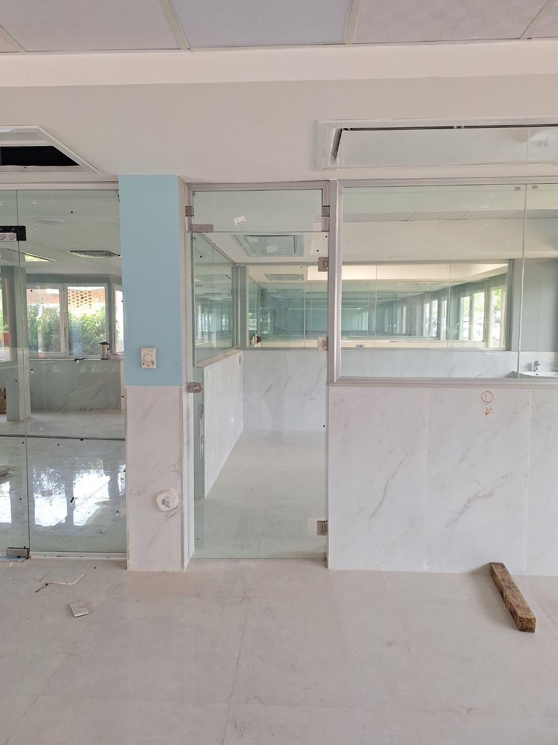 اجرا تعمیر وتنظیم شیشه سکوریت|خدمات پیشه و مهارت|تبریز, |دیوار