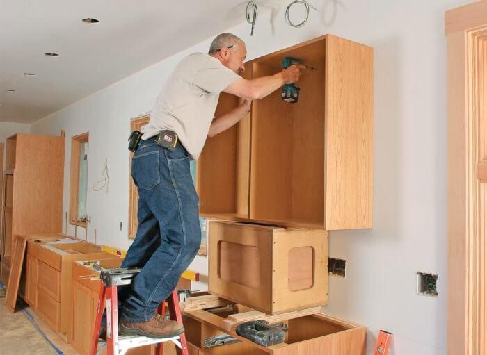 نصاب کابینت تعمیرات جابه‌جایی|خدمات پیشه و مهارت|همدان, |دیوار