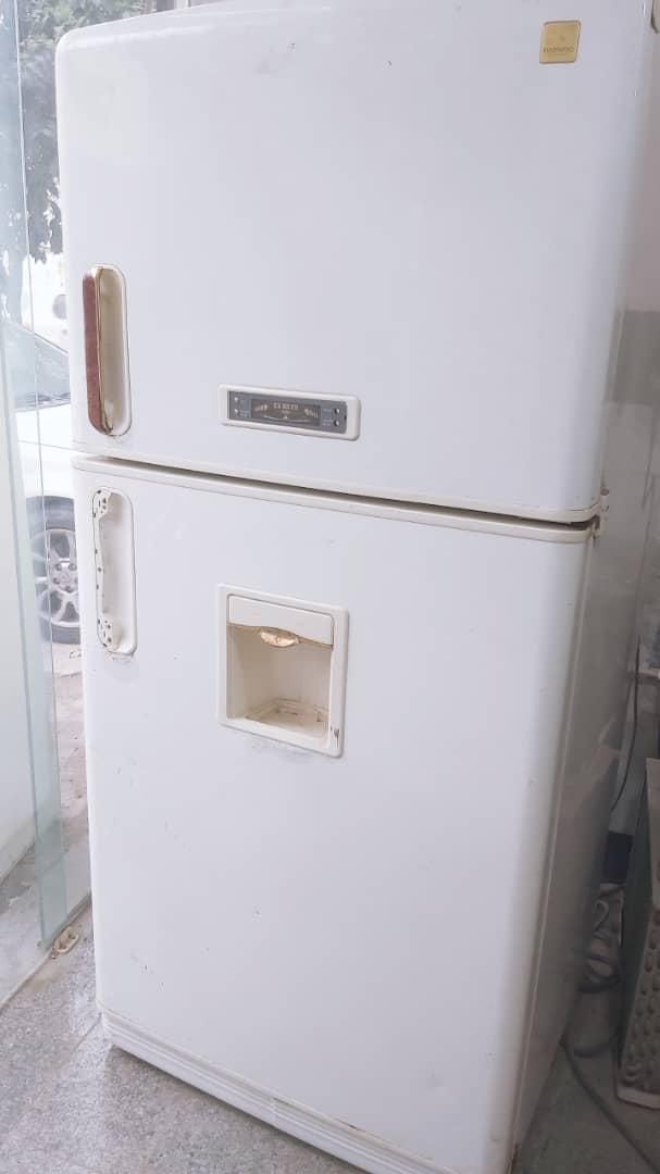 تعمیر انواع یخچال در محل با ضمانت|خدمات پیشه و مهارت|رشت, سعدی (تختی)|دیوار