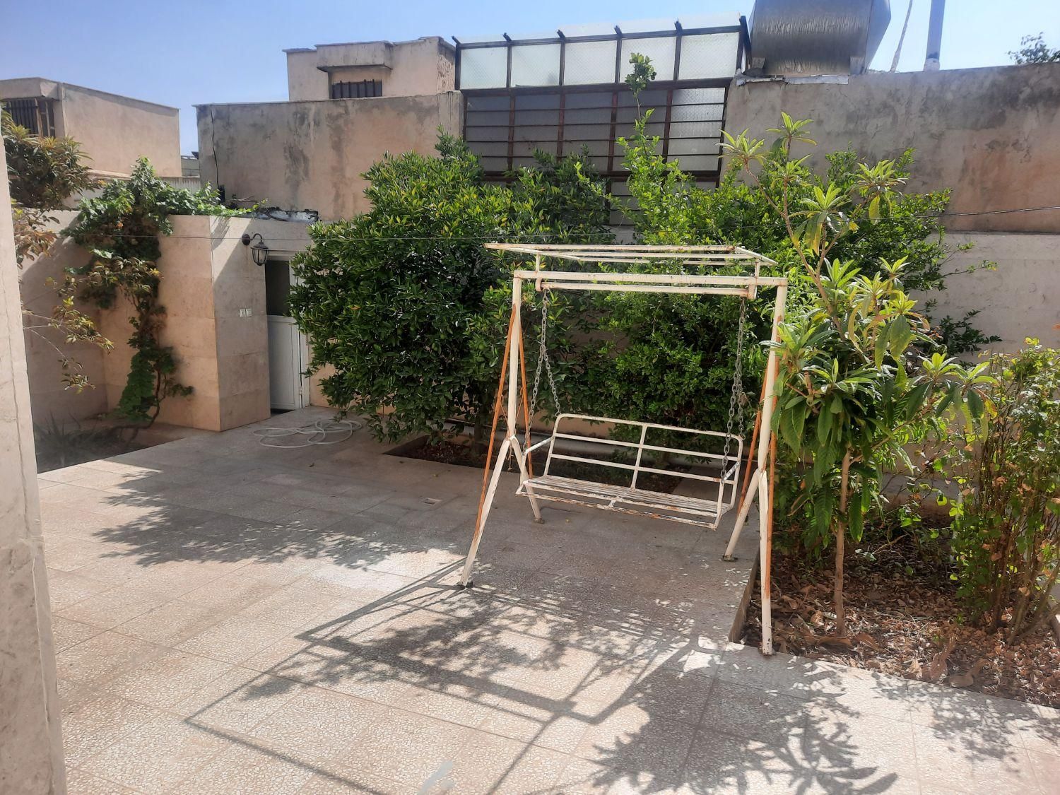 منزل مبله ویلایی دربست بر اصلی مناسب شیک پسندان|اجارهٔ کوتاه‌مدت آپارتمان و سوئیت|شیراز, انجیر|دیوار