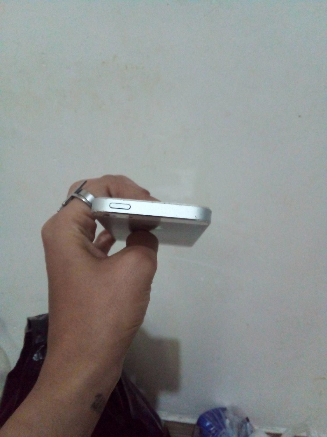 اپل iPhone 5 با حافظهٔ ۱۶ گیگابایت|موبایل|رشت, دروازه لاکان|دیوار
