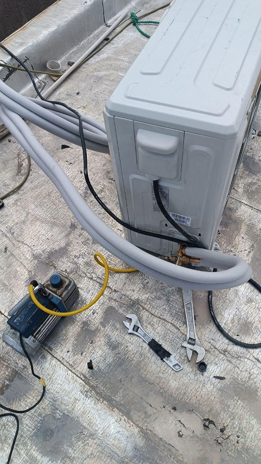 شارژ نصب اسپیلت و سرویس|خدمات پیشه و مهارت|بم, |دیوار